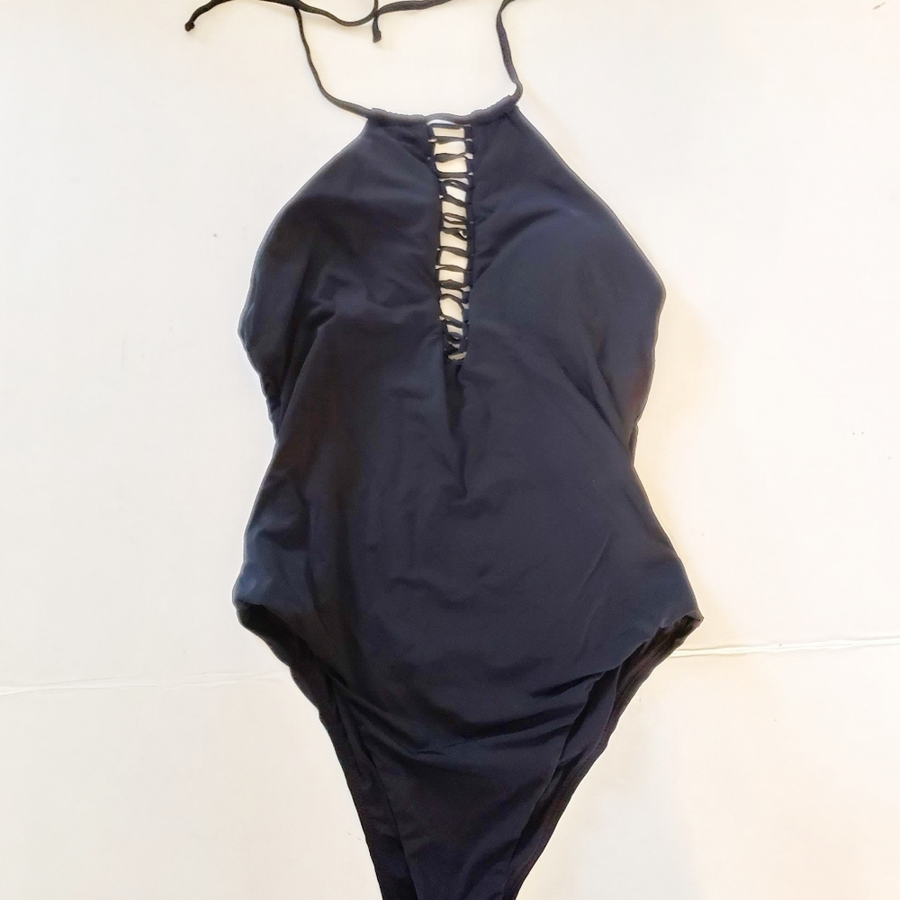 Raisins black crisscross front swimsuit top